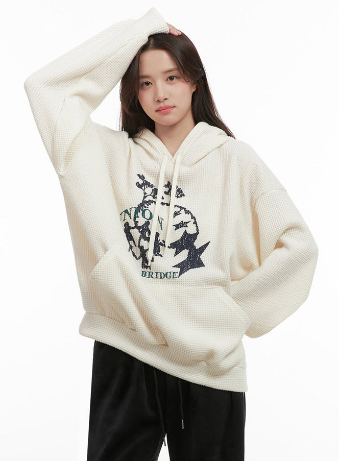 Cozy Waffle-Knit Graphic Hoodie IJ510