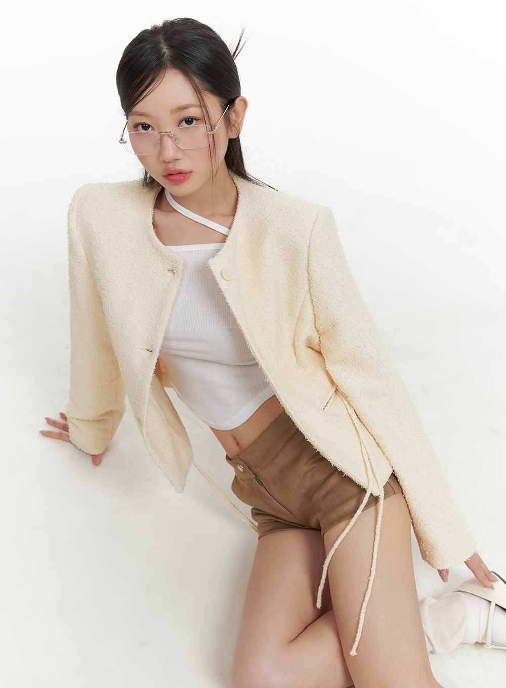 round-neck-minimal-tweed-jacket-ca409 / Light beige