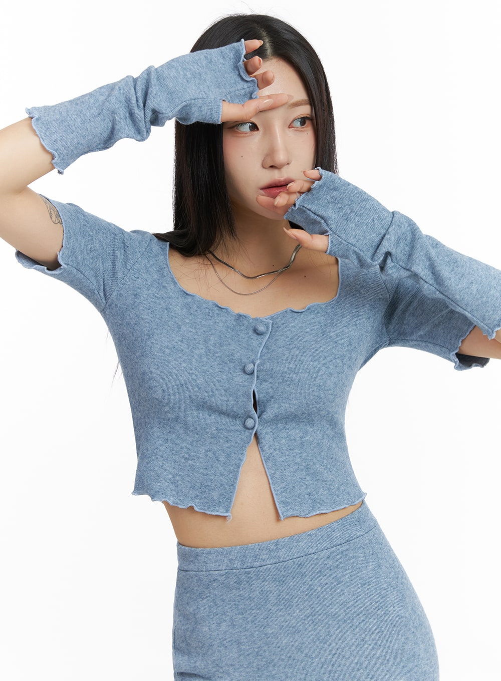 square-neck-crop-tee-with-hand-warmer-skirt-set-cj408 / Light blue
