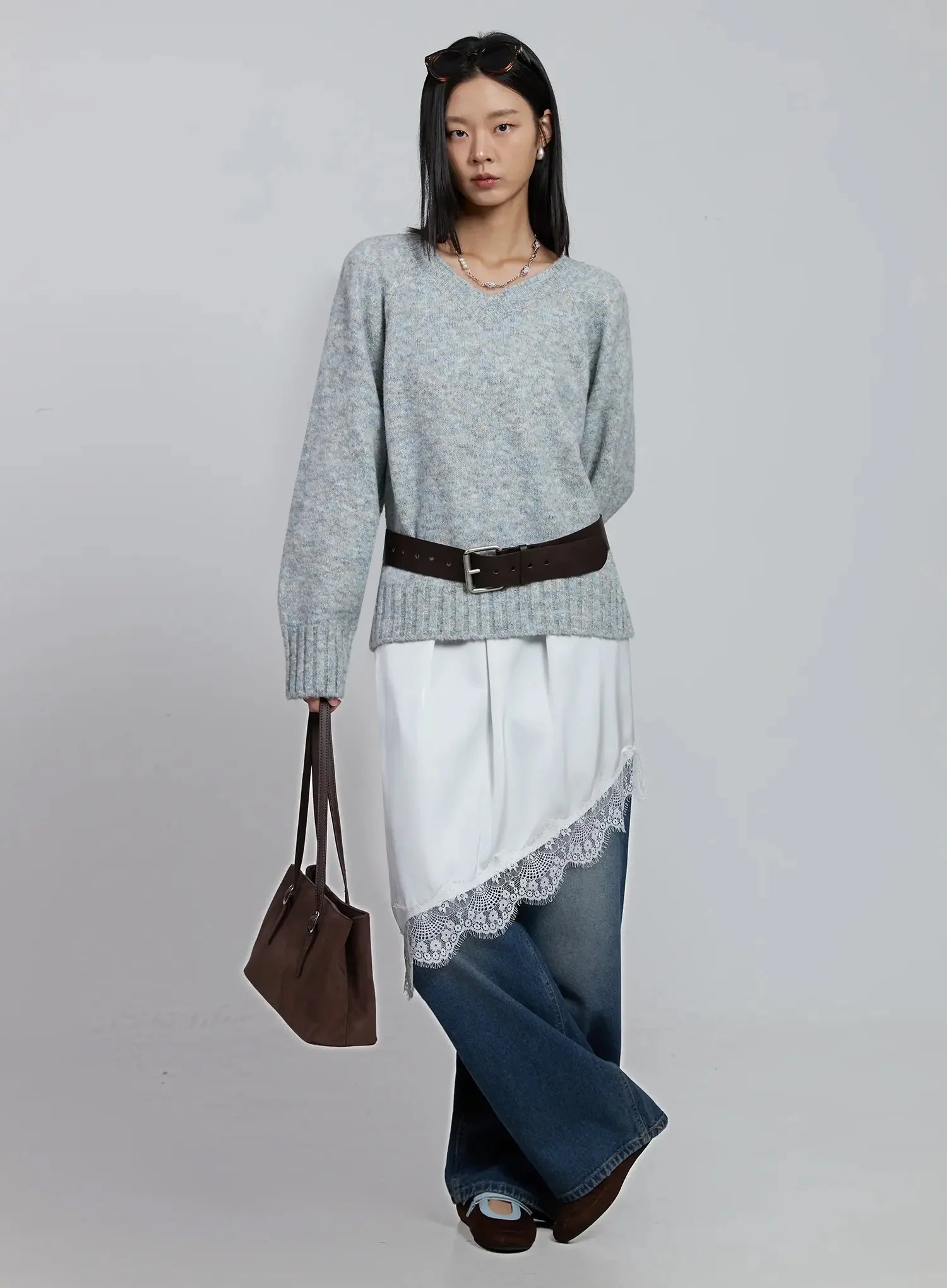 casual-loose-fit-v-neck-sweater-im520 / Light blue