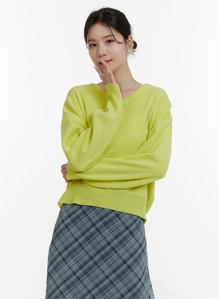 solid-v-neck-sweater-oa405 / Light green