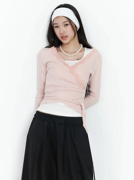lace-trim-v-neck-wrap-top-im506 / Pink
