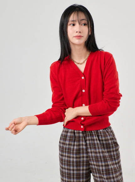 buttoned-v-neck-cardigan-of406 / Red