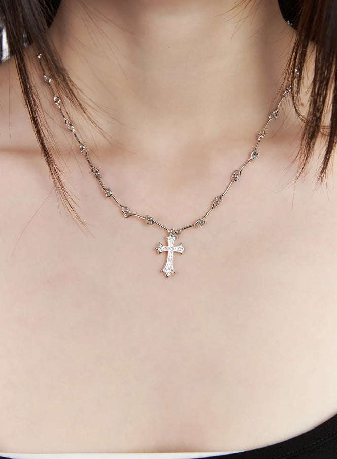cubic-cross-chain-necklace-cm524 / Silver