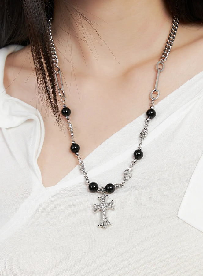 gothic-cross-pendant-necklace-cg526 / Silver