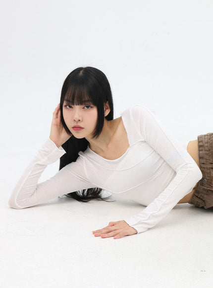 slim-fit-long-sleeve-crop-tee-in310 / White