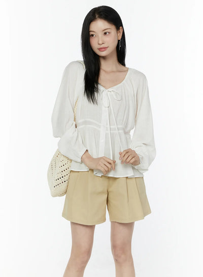 shirred-balloon-sleeve-blouse-iu505 / White