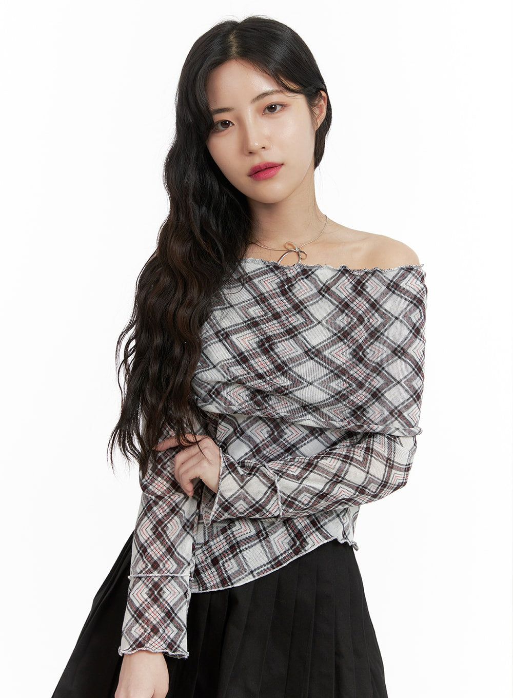 checked-off-shoulder-top-om422 / White