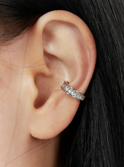 cubic-ear-cuff-iy520 / White