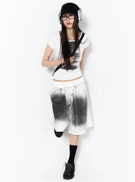 grunge-wash-graphic-tee-iy525 / White