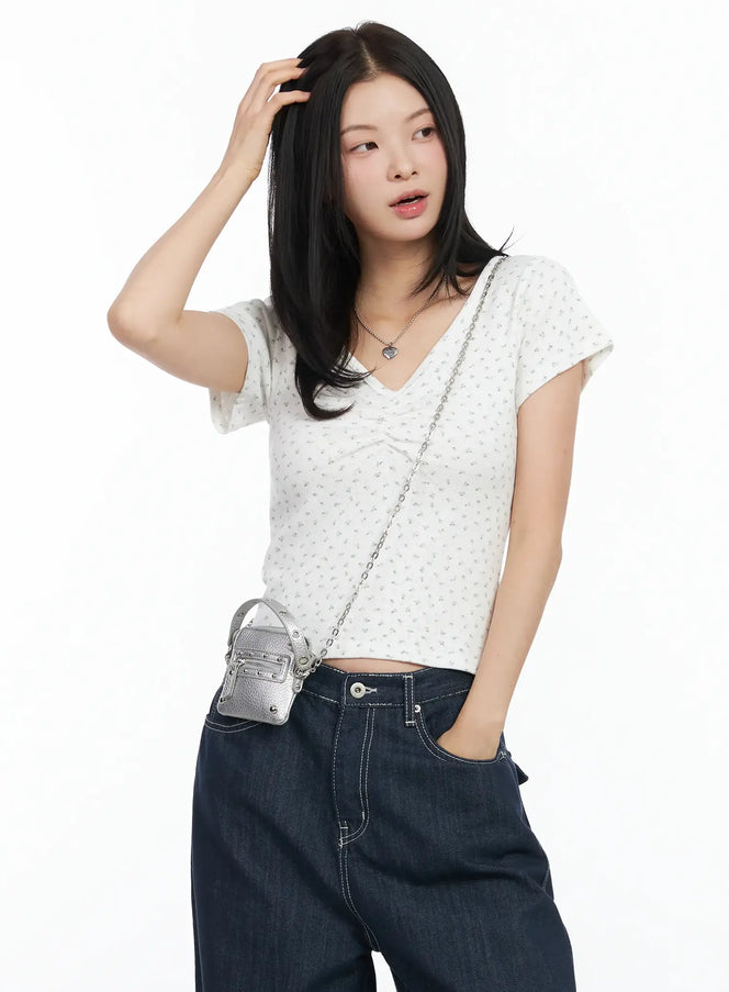 floral-print-v-neck-tee-im524 / White