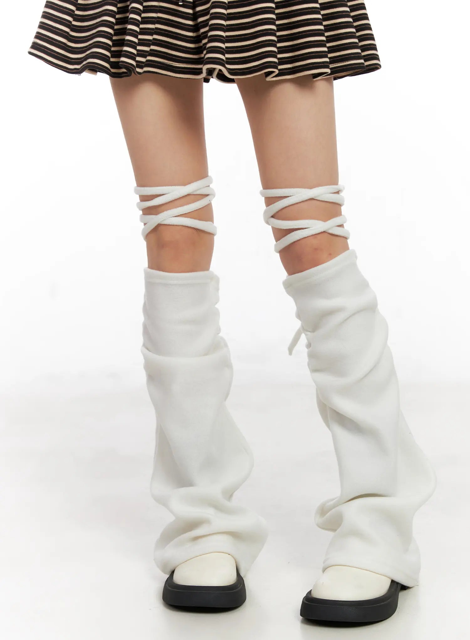 ruched-string-leg-warmers-cn521 / White