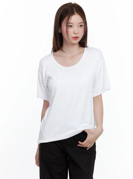 essential-scoop-neck-top / White
