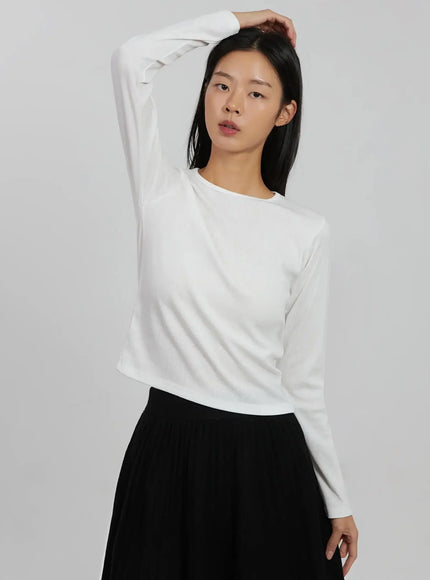 round-ribbed-long-sleeve-top-ij508 / White