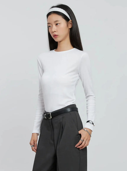 essential-round-neck-long-sleeve-top-in507 / White