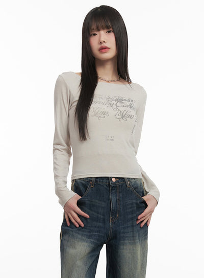 slim-fit-off-shoulder-graphic-top-cf518 / Beige