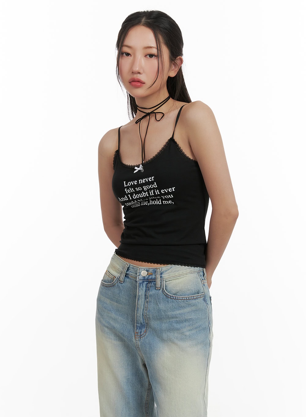 ribbon-graphic-crop-cami-top-cy403 / Black