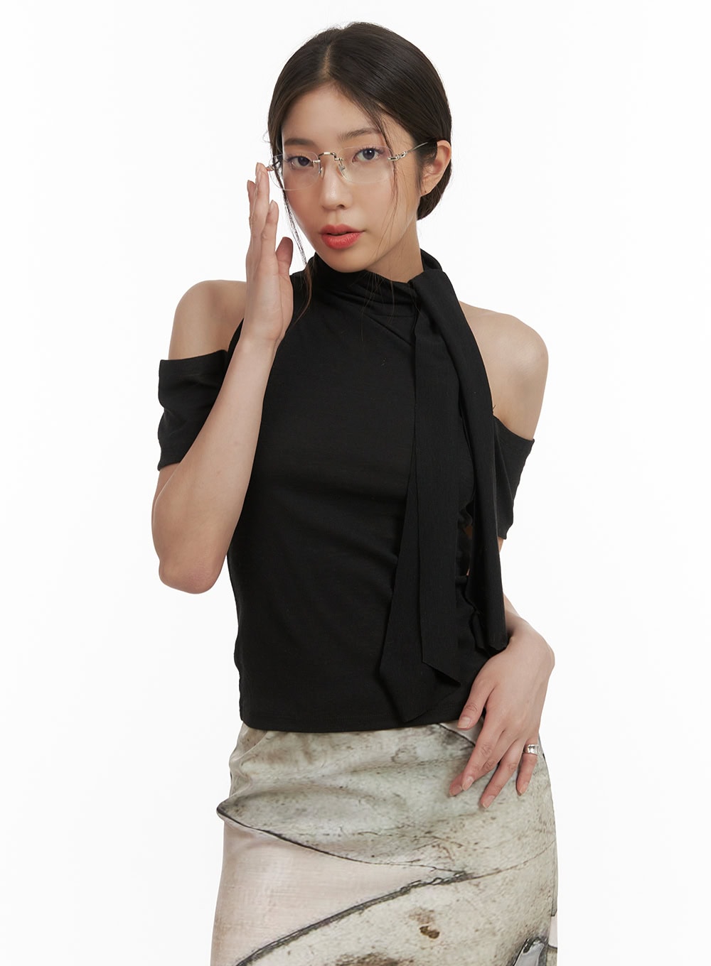 tie-neck-cut-out-shoulder-blouse-cy416 / Black