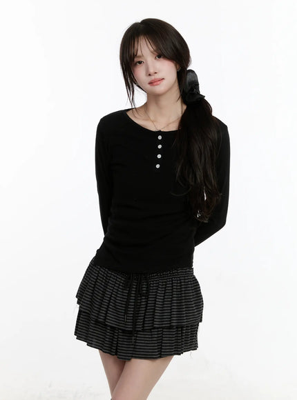 button-accent-long-sleeve-top-cm510 / Black