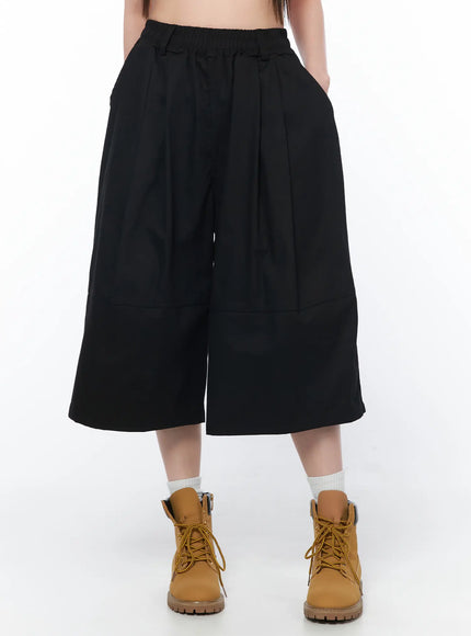 pleated-bermuda-pants-ca528 / Black