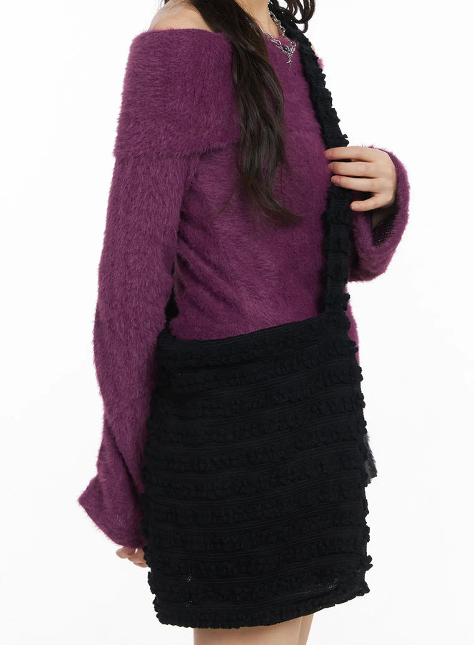 wrinkled-knit-crossbody-bag-cj501 / Black