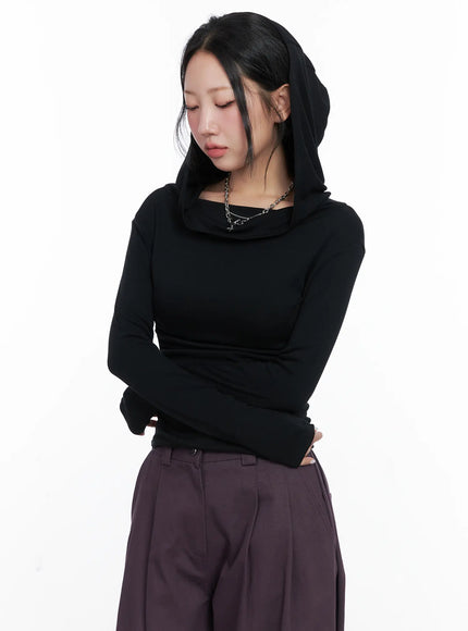 slim-fit-hooded-turtleneck-top-cn514 / Black