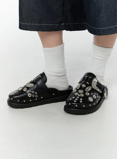 studded-clogs-cy515 / Black