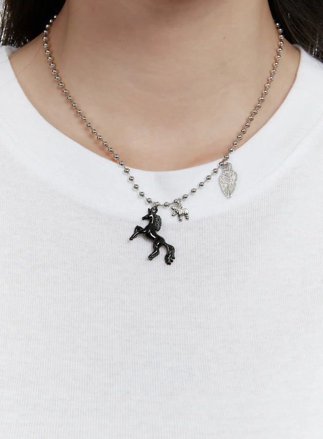 horse-charm-necklace-f502 / Black