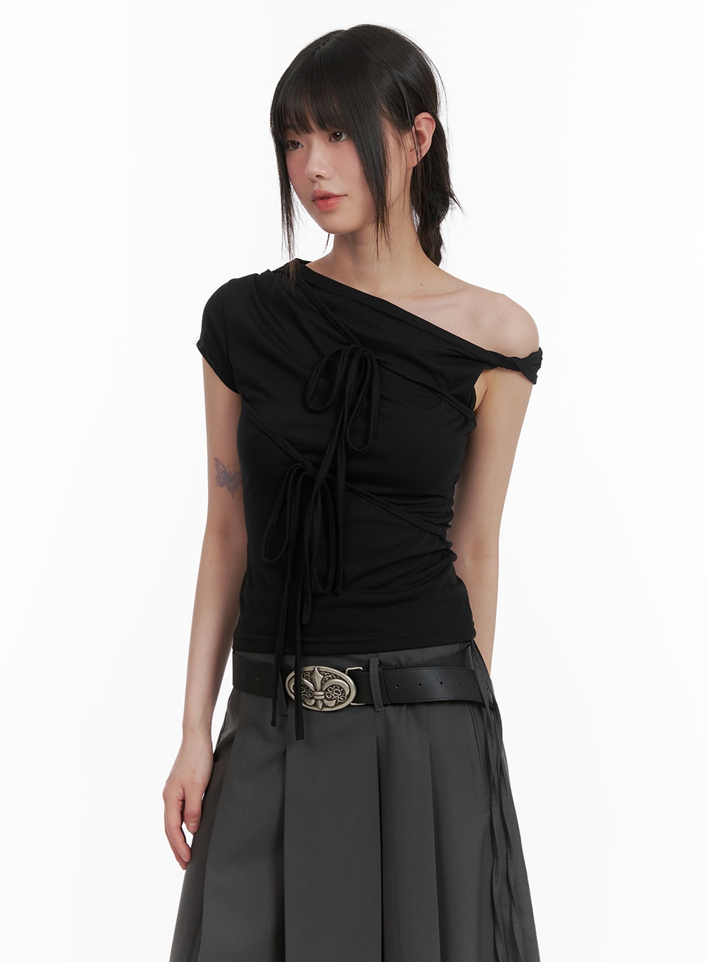 twisted-asymmetrical-neck-short-sleeve-top-ca418 / Black