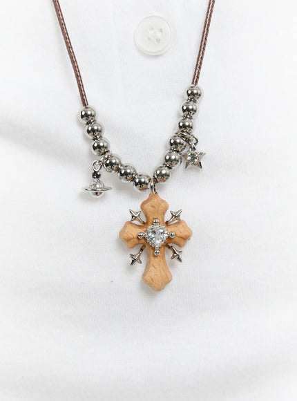 vintage-cross-charm-necklace-cm505 / Brown