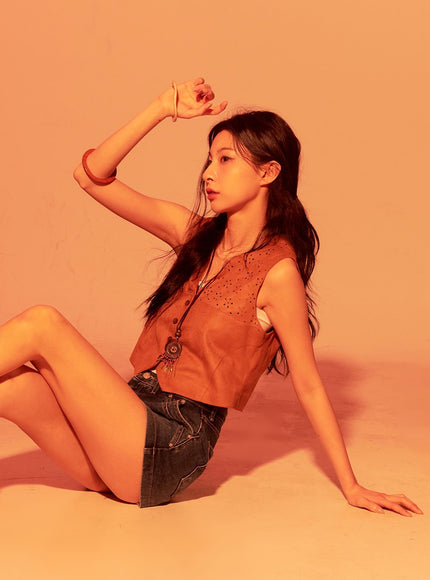 buttoned-suede-v-neck-vest-top-cf513 / Brown