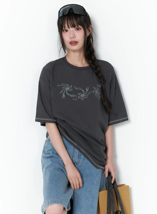 loose-fit-graphic-stitch-t-shirt-ca529 / Dark gray