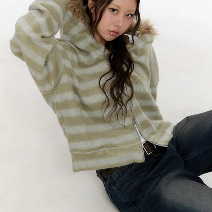 striped-faux-fur-zip-up-hoodie-cn527 / Dark green
