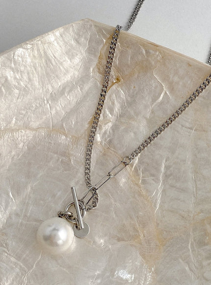 serene-toggle-pearl-necklace-ia517