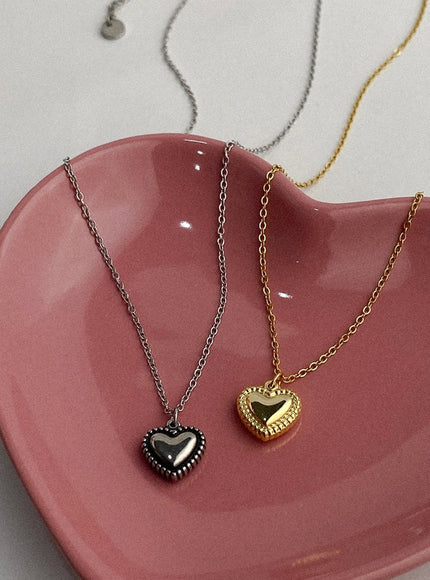 outline-heart-necklace-ia517