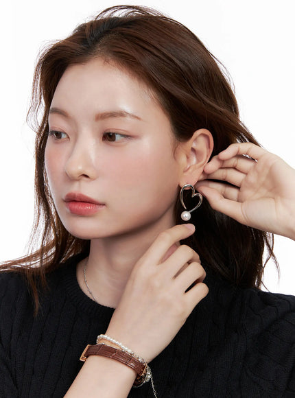 Heart Faux Pearl Drop Earrings CG521