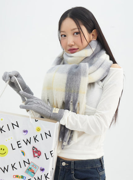 plaid-long-scarf-in316 / Gray