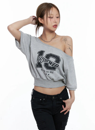 off-shoulder-graphic-cropped-tee-cl511 / Gray