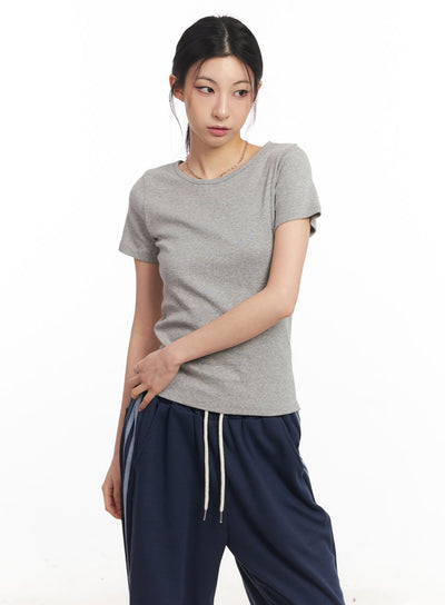 essential-cotton-u-neck-top-ca516 / Gray