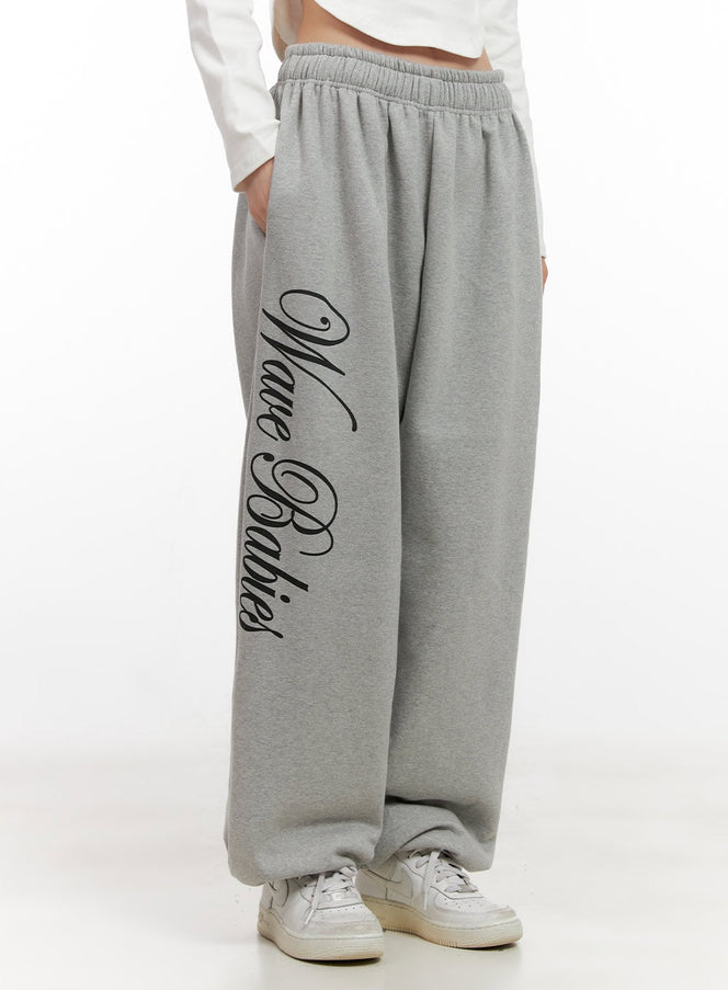 graphic-lettering-sweatpants-cn416 / Gray