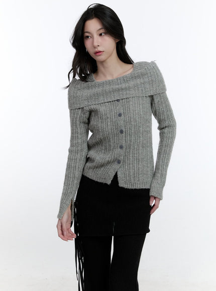 square-neck-buttoned-sweater-cj520 / Gray