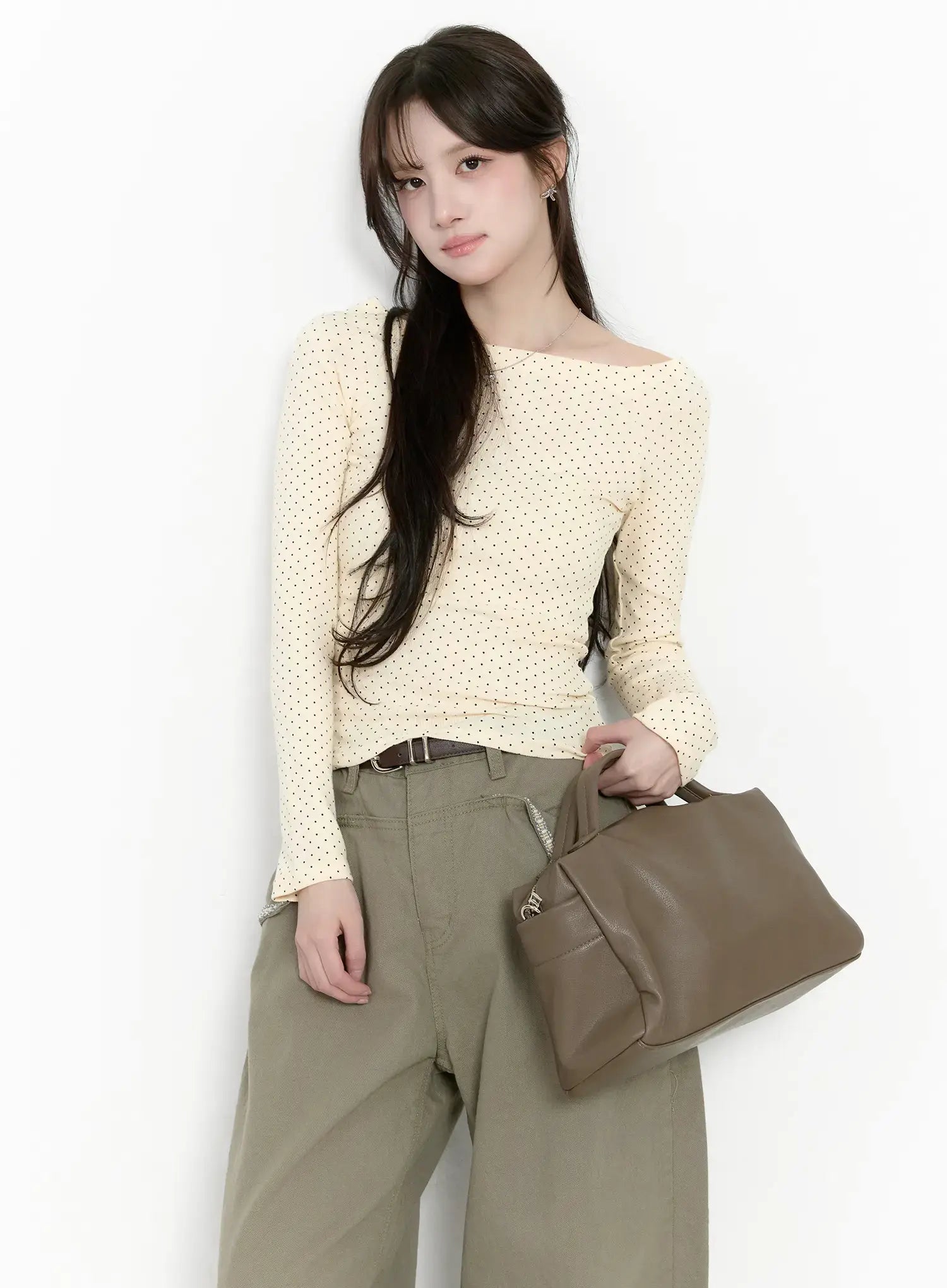 polka-dot-off-shoulder-long-sleeve-top-cm510 / Light beige