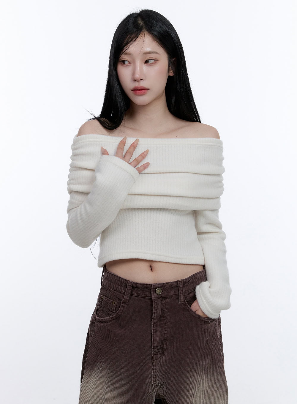 off-shoulder-cropped-sweater-cd416 / Light beige