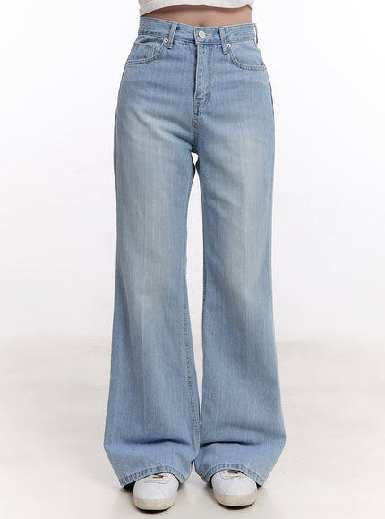 daniella-relaxed-fit-flared-jeans-cm526 / Light blue