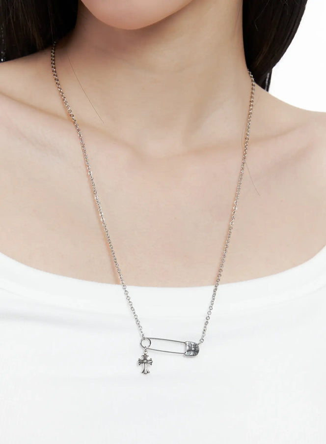 safety-pin-necklace-co503