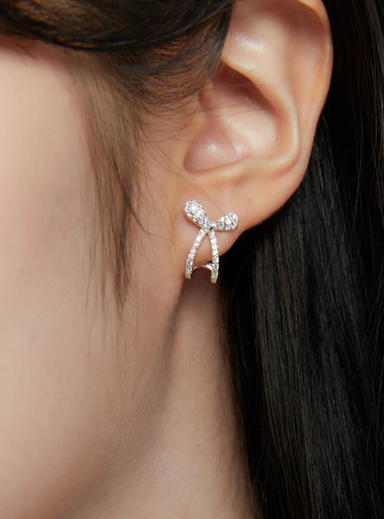 cubic-bow-stud-earrings-cd514 / Silver