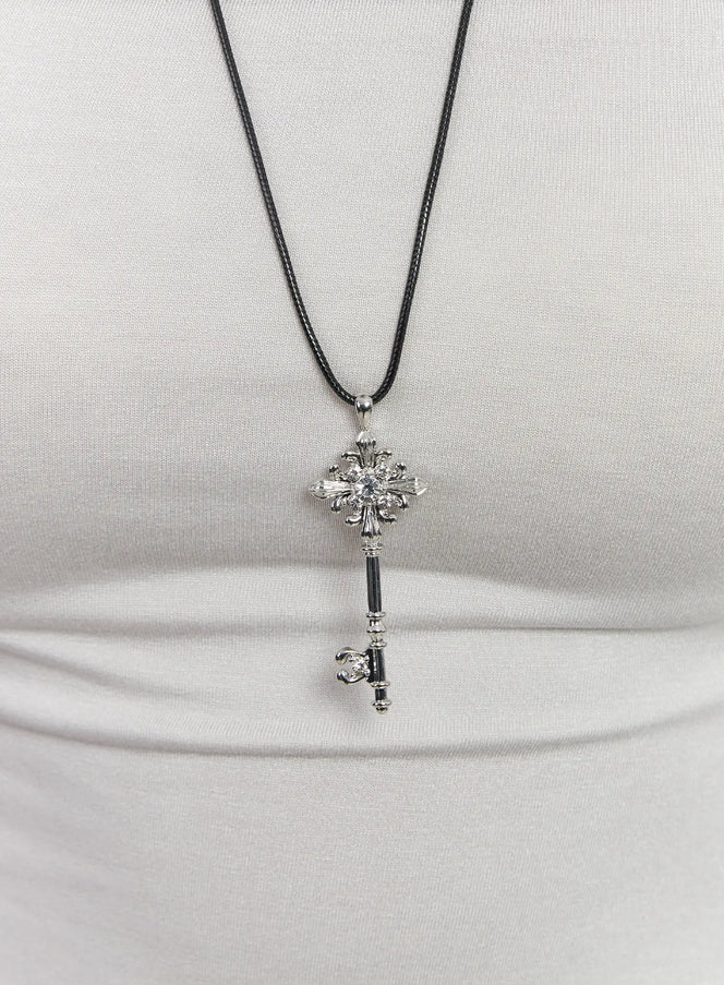 Key Pendant Necklace CM525