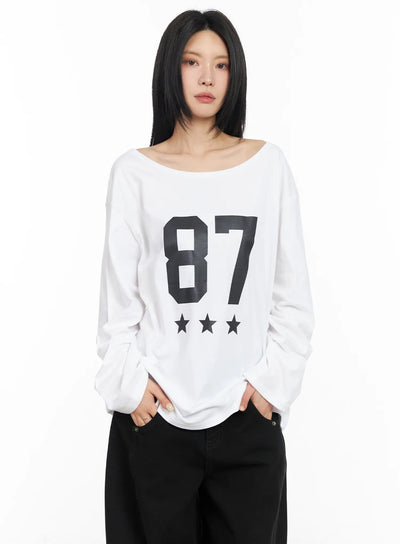 oversized-off-shoulder-graphic-tee-cm516 / White