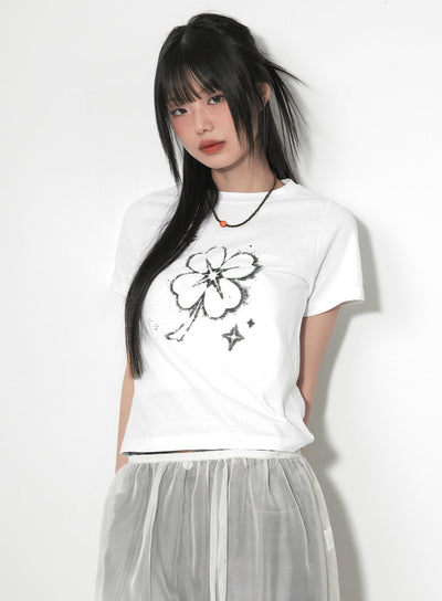 clover-graphic-crop-top-cf518 / White