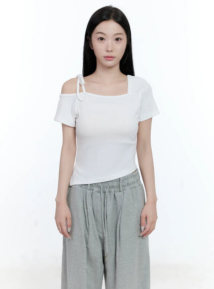 Asymmetric Off-Shoulder Tee CG501